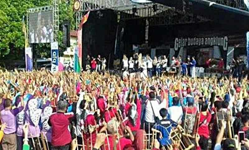 alat musik kalimantan selatan
