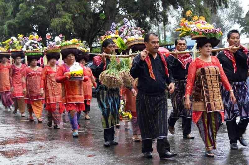 Ke Danau Toba Ada Pesta Akbar Festival Bunga Dan Buah 2017 BALIPOST