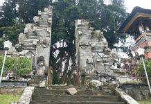 Candi Bentar Pura Kehen Rusak