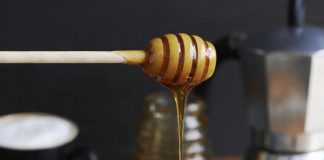 Mengonsumsi madu bagi ibu hamil memiliki banyak manfaat.