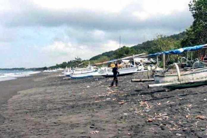 Pantai Belatung