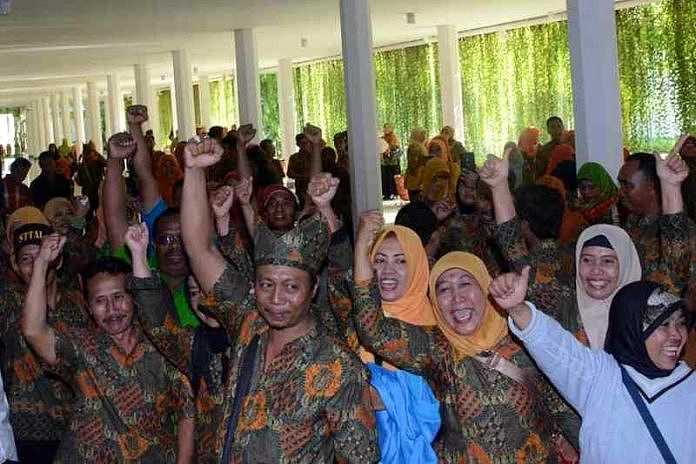 Gaji Lebih Rendah dari Tukang Sapu, Guru Honorer Datangi DPRD 1 guru