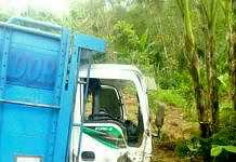 Truk Angkut Pasir Jatuh ke Jurang