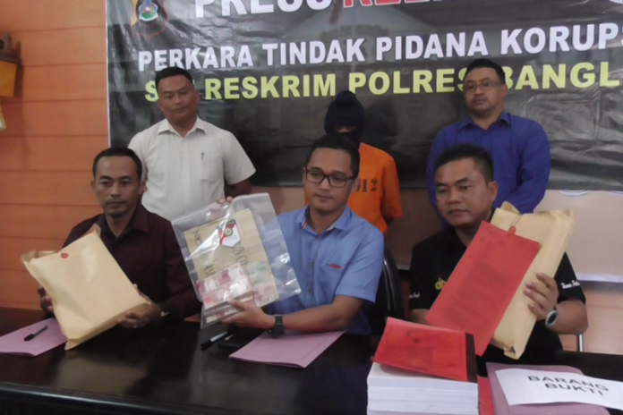 Pelaku Korupsi Dana BKK di Songan Dilimpahkan ke Kajari 1 Korupsi