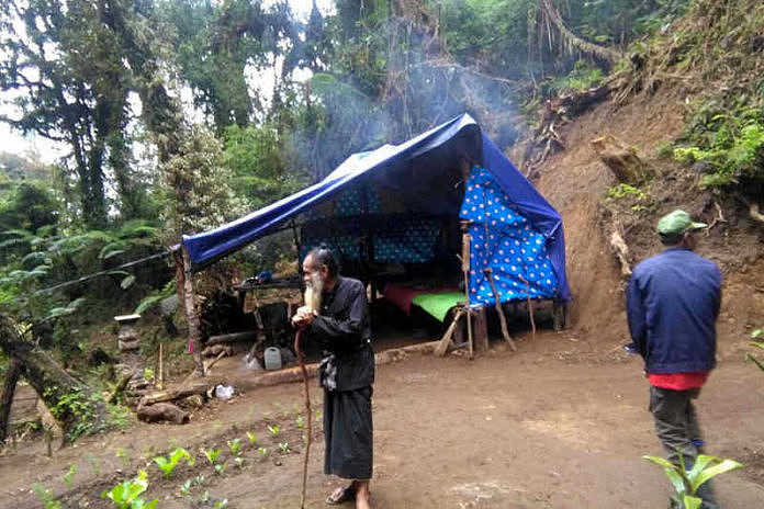 Tempati Hutan Negara Tanpa Izin. 1 izin