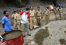 Bupati Suwirta Minta Pelaksana Perhatikan Ketersediaan Material material