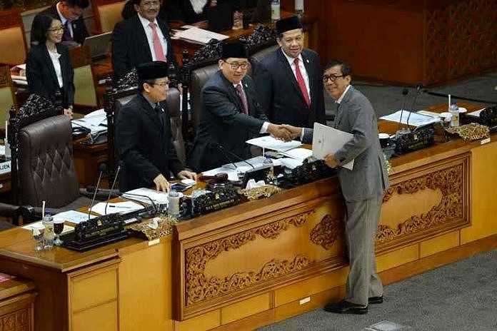 DPR Setujui RUU Kepalangmerahan Jadi UU 1