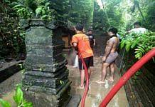 Hujan Lebat, Pura Beji Tukad Singa Tertimbun Longsor