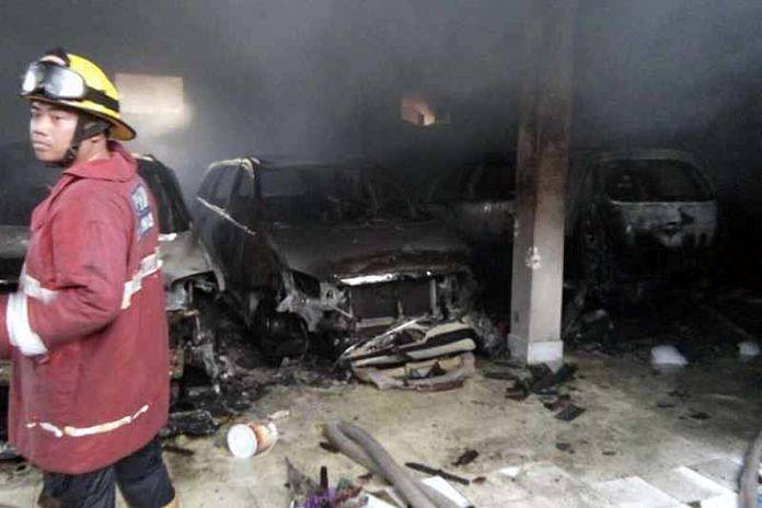 Rumah Terbakar, 3 Mobil dan 2 Motor Ludes 1