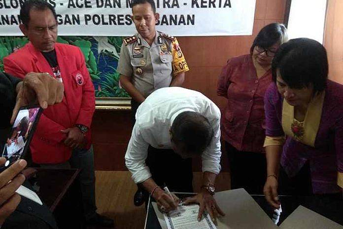 Deklarasi Damai Dua Tim Pemenangan Pilgub Kabupaten Tabanan 1 deklarasi