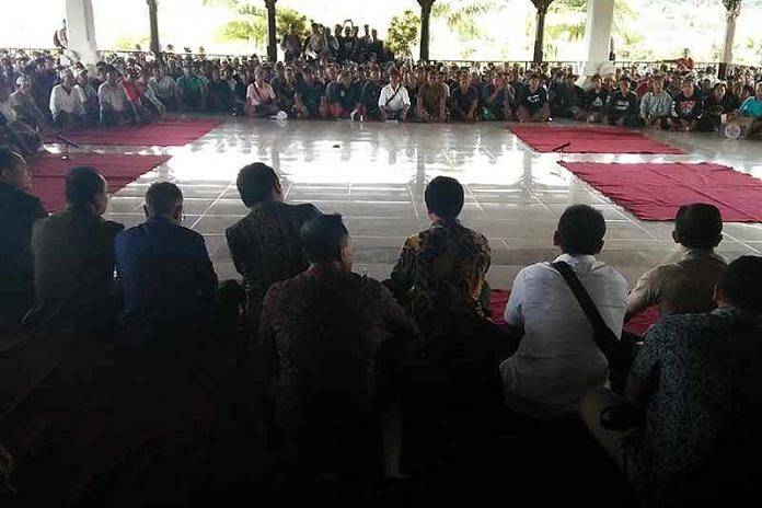 Pengelola Depo Memanas, 900 Warga Kubu Serbu Kantor DPRD Karangasem 1 depo