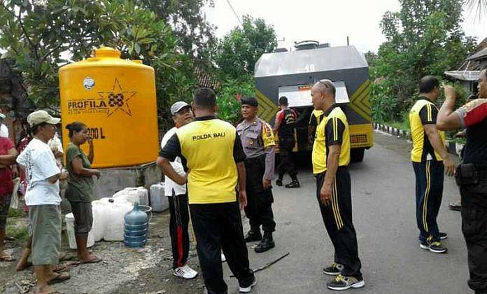 Pipa Putus Akibat Banjir Bandang, Warga Joanyar Kesulitan Air Bersih 1