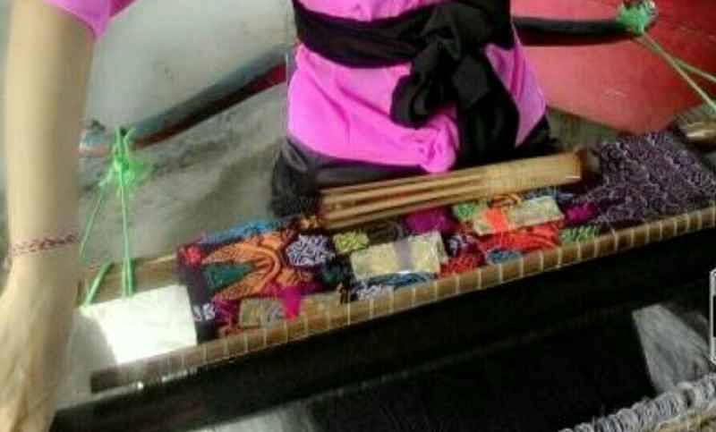 Permintaan Endek Meningkat Penenun Malah Langka Balipost Com Permintaan Endek Meningkat Penenun Malah Langka Balipost Com