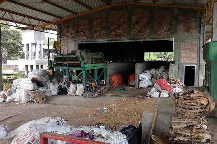 Pabrik Kompos jadi Gudang Rongsokan 1 kompos