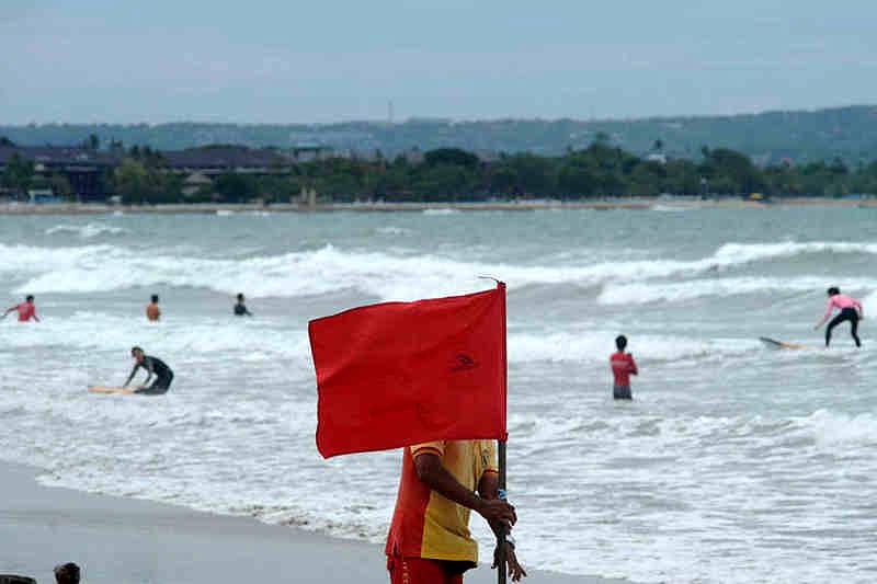 Di Pantai Selatan Bali Ini, Gelombang Laut Diprediksi Capai 2 meter