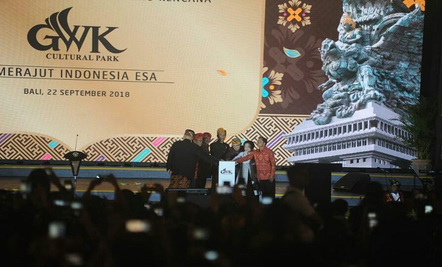 Lebih Tinggi dari Liberty di AS Jokowi Sebut GWK Lebih Tinggi dari Liberty di AS Jokowi Sebut GWK