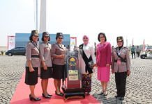 Polwan Polda Bali Terima Piala Bergilir “Polwan Cup”