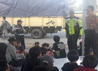 Ratusan Suporter Bola Dipulangkan