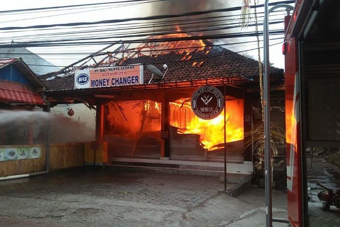 Awal 2019, Tiga Toko Ludes Terbakar 1