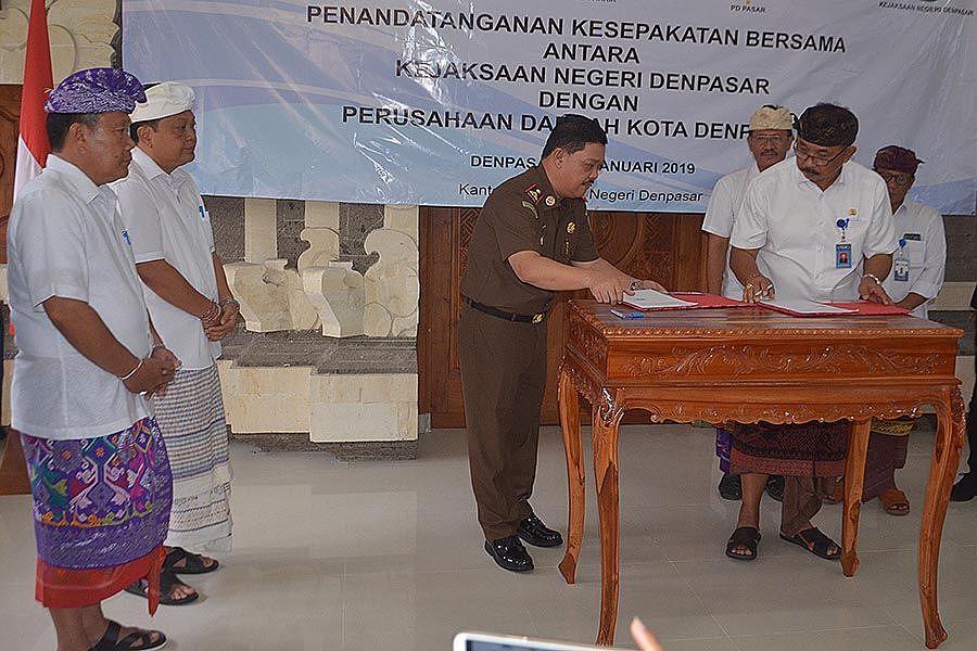 MoU PD Kota  Denpasar  Dengan  Kejaksaan Untuk Perkecil 