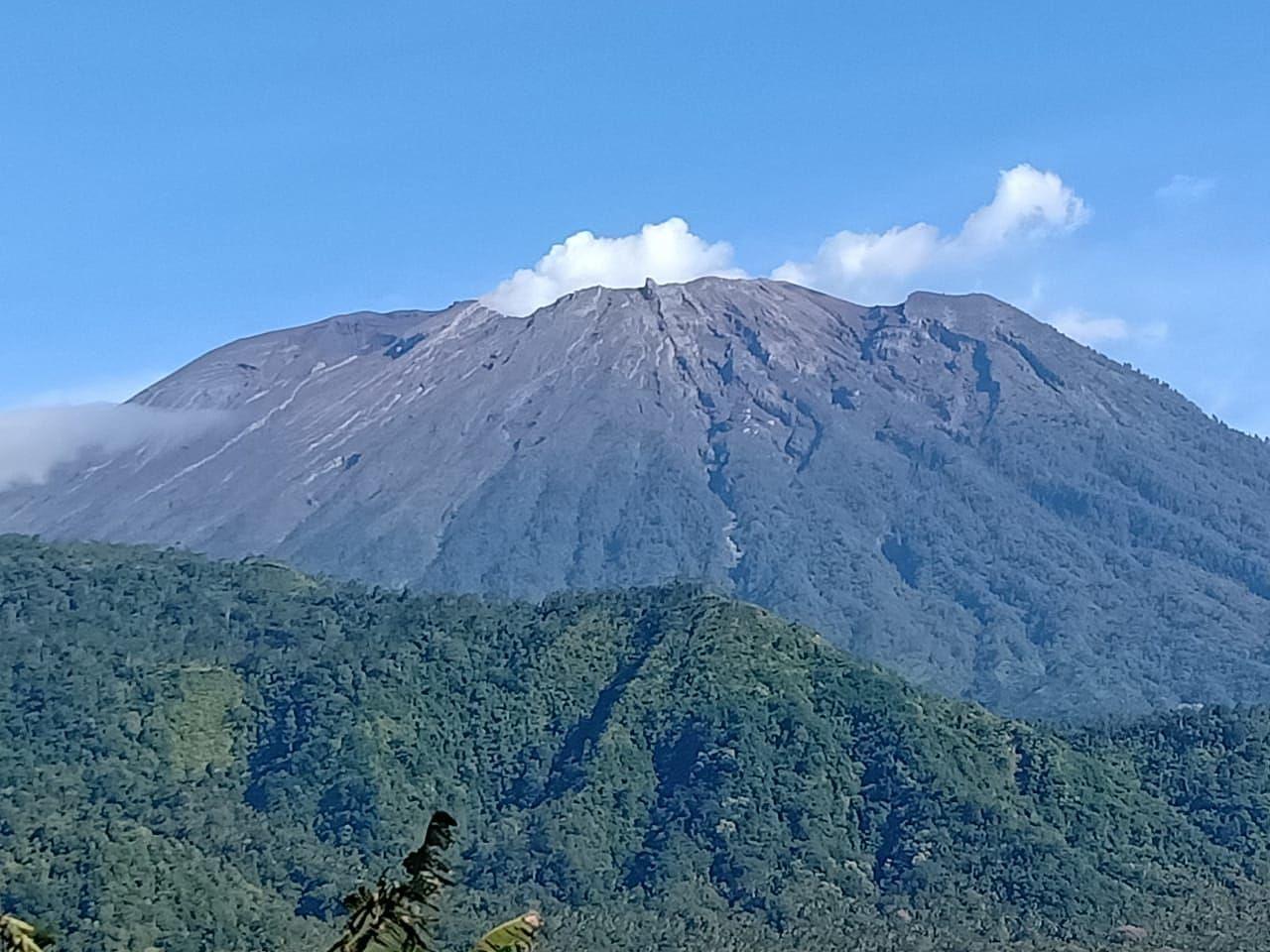 Sehari Gunung  Agung  Dua Kali Erupsi BALIPOST com