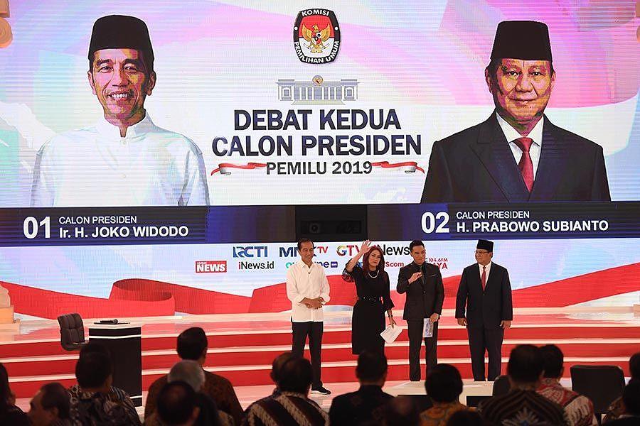 Salah satu metode yang dapat digunakan dalam debat adalah metode....