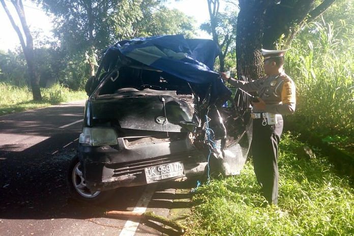 Pick-Up Kecelakaan Tunggal, 1 Penumpang Tewas 1