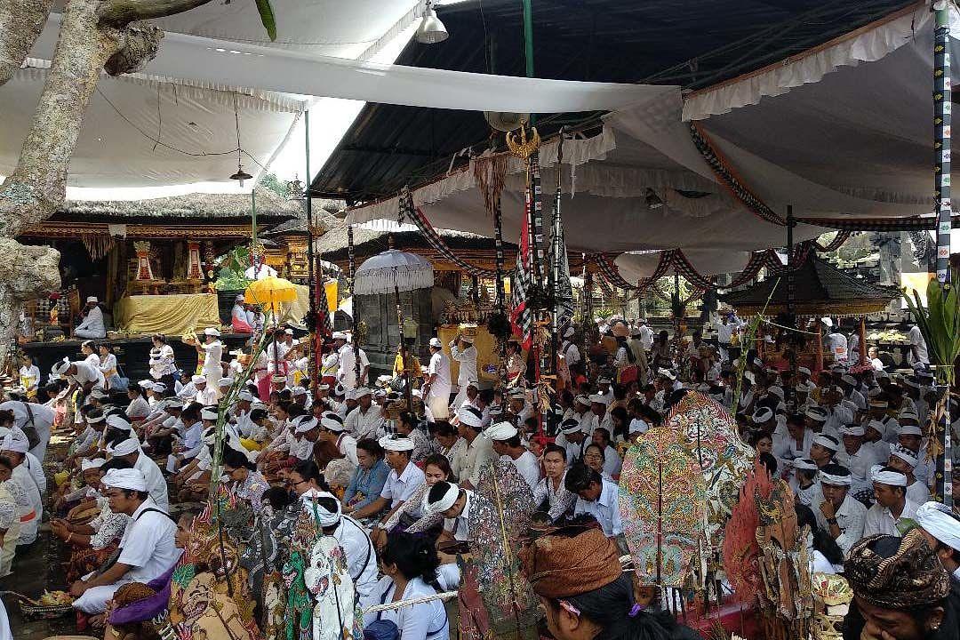 Katta dumbali ayollar porno