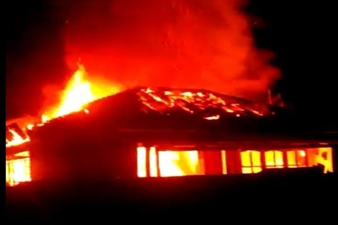 Ditinggal Menginap, Rumah Terbakar 1