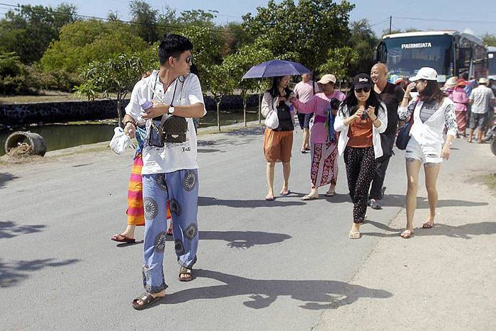 All Stakeholders Must Cooperate to Build Tourism Services 1