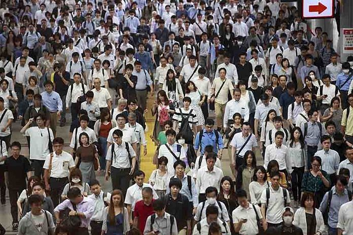 Fearing Olympic chaos, Tokyo tells workers: stay home 1