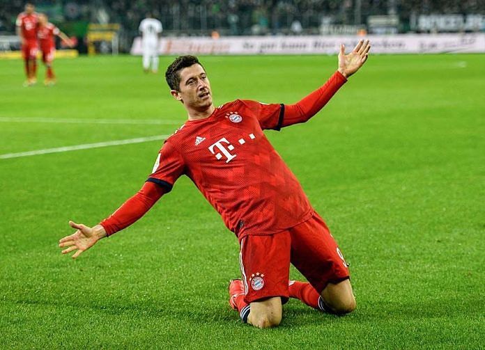 Bayern look to Lewandowski in bid to catch title challengers 1