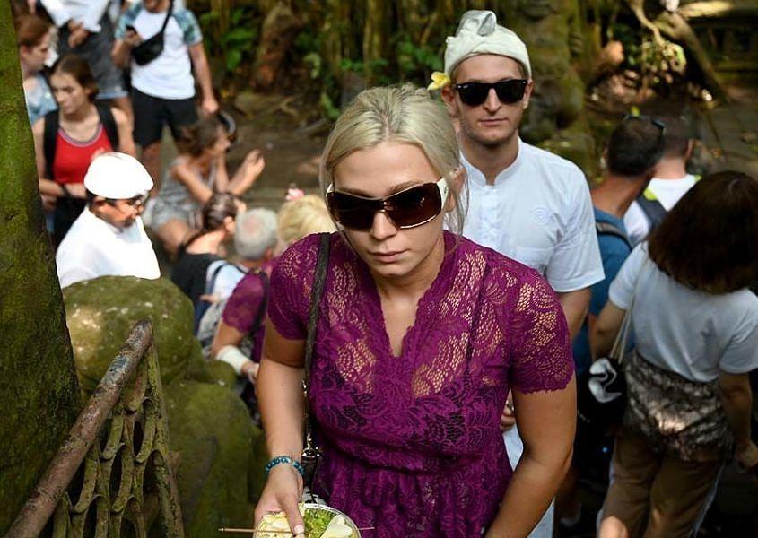Czech Couple Pray In Cleansing Ritual After Bali Temple Antics 