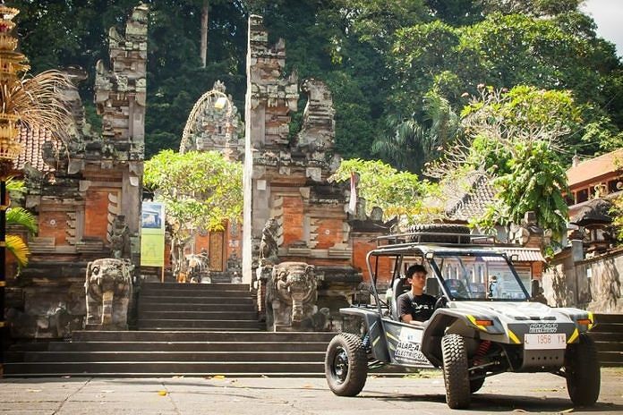 Mobil Listrik PLN-ITS Explore Indonesia 2019 Keliling Bali 1
