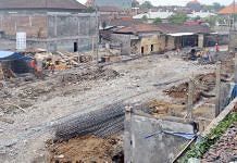 Kios Bawah Pasar Batukandik Dirancang Menghadap ke Barat