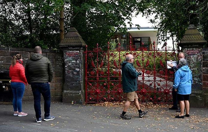 Let me take you down: Strawberry Field opens to public 1