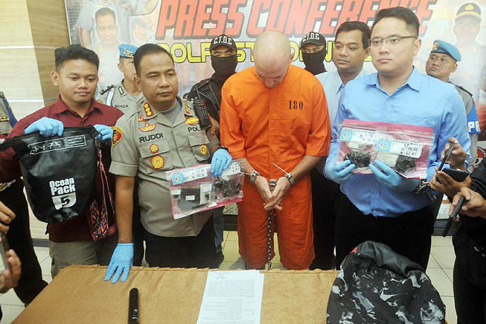 Edarkan Narkotika, Turis Rusia Ditangkap 1