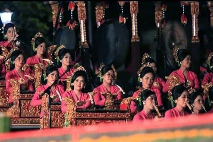 Crekeh Genjer Lembongan Juarai Lomba Gong Kebyar Wanita 1