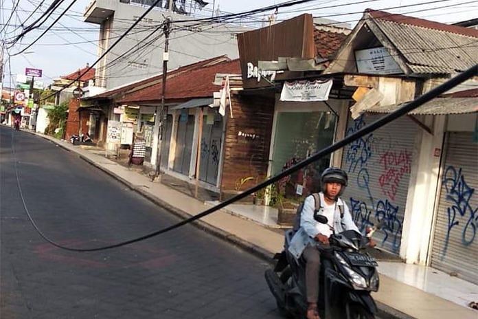 Kabel Rendah di Kawasan Legian Kembali Dikeluhkan 1