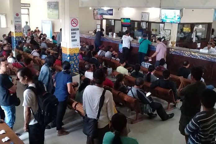 Sehari Jelang Batas Akhir Pemutihan, Wajib Pajak Membeludak 1