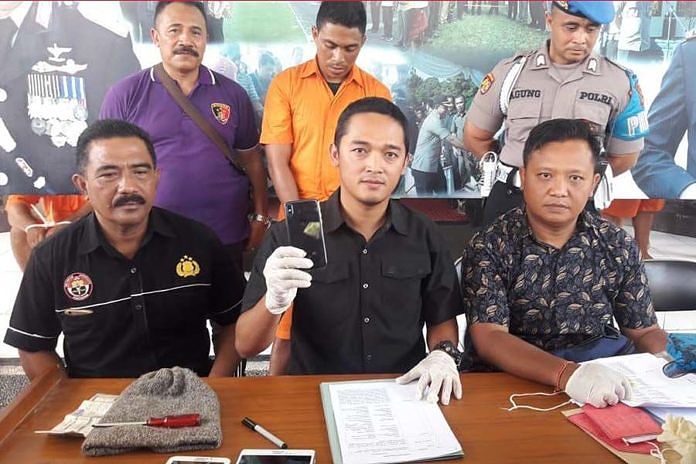 Wisatawan Mandi di Sungai, Barangnya Dicuri 1
