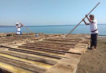 Masuki Musim Penghujan, Petani Kesulitan Produksi Garam