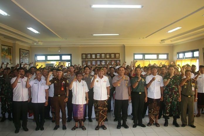 Puluhan Calon Perbekel di Gianyar Ikuti Deklarasi Damai 1