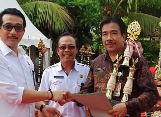 SMPN 3 Denpasar Boyong Piala Juara Umum I HUT Ke-43 Trisma
