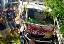 Tabrak 2 Pedagang, Truk Engkel Masuk Parit dan Sopirnya Kabur