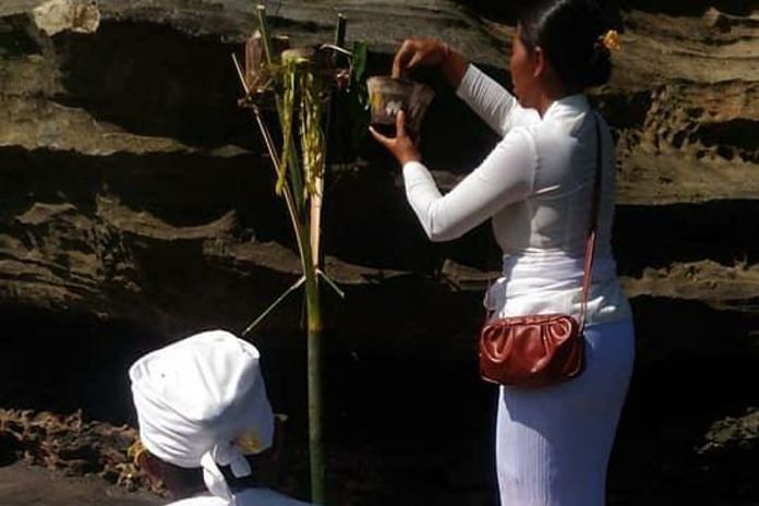 Desa Piling Gelar Guru Piduka di Tanah Lot 1