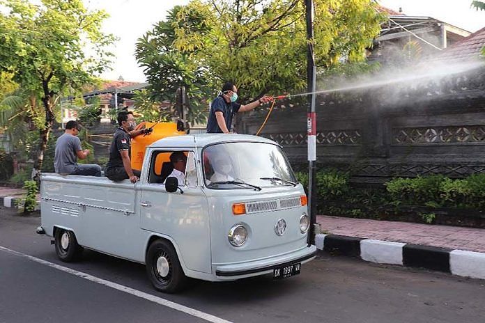 Gunakan VW, Bupati PAS Semprotkan Disinfektan 1