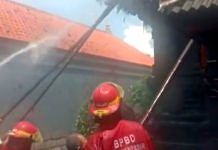 Sejumlah Pelinggih di Pura Tuguan Kesiman Kertalangu Terbakar