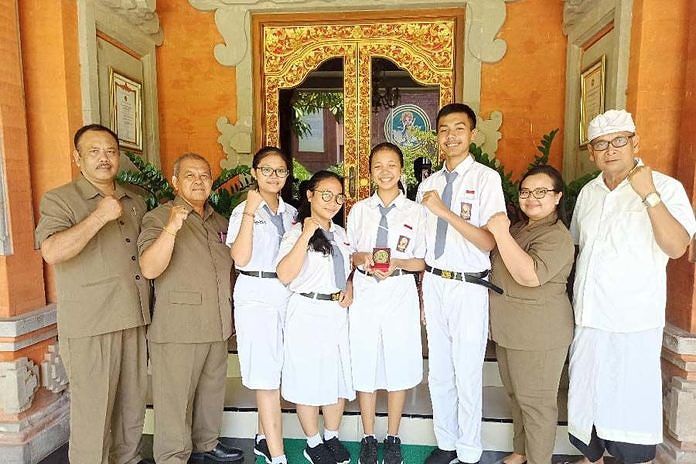 Siswa SMA Dwijendra Raih Emas di Malaysia 1