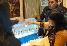 Transaksi E-Banking, Dapat Poin Undian Hujan Emas BPR Lestari